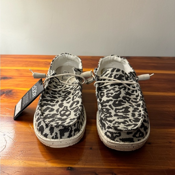 Hey Dude Women's Leopard Print Flats - Picture 1 of 4